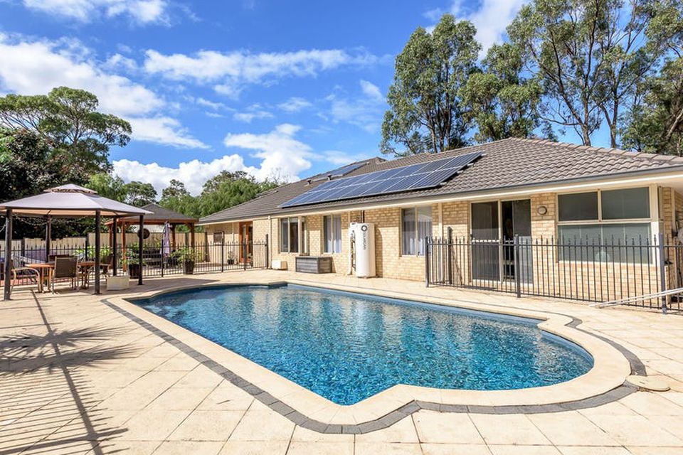 6 Loxley Place , Baldivis