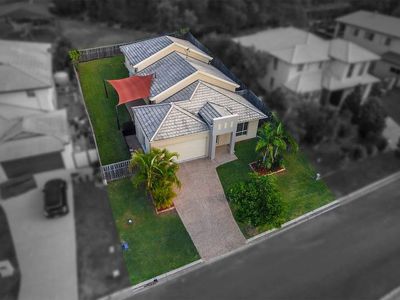 4 Chinaberry Crescent, Upper Coomera