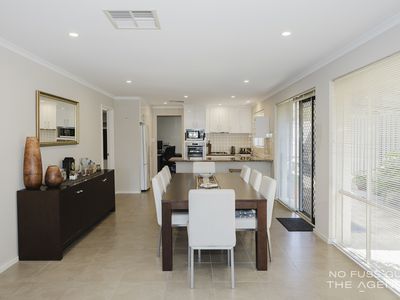 32 Carr Crescent, Warwick
