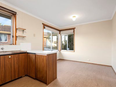 2 Leeander Crescent, Ravenswood