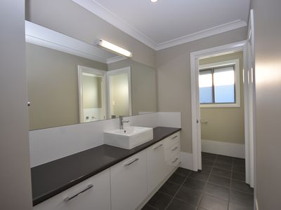 9 Brook Court, Dubbo