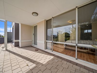 4 Strathclyde Circuit, Champion Lakes