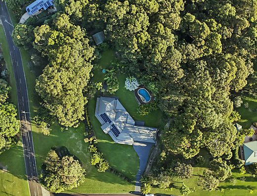 Elevated Privacy & Lifestyle on 2.5 Acres - Tinbeerwah's Hidden Gem image 3