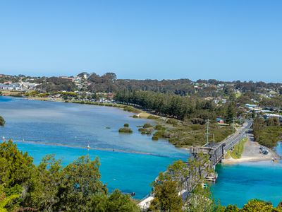 11 Hillcrest Avenue, North Narooma