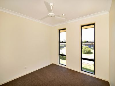 1 Brittany Cres, Raceview