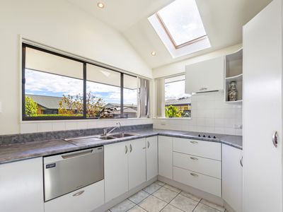 5 Di Pierri Way, The Wood