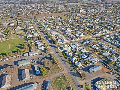 33 Kalkee Rd, Horsham