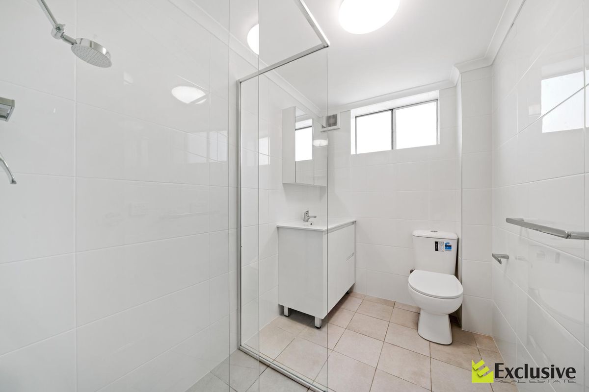 7 / 2 MacIntosh Street, Mascot