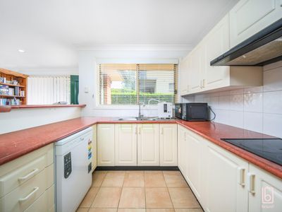 2 / 95 Manns Road, Narara