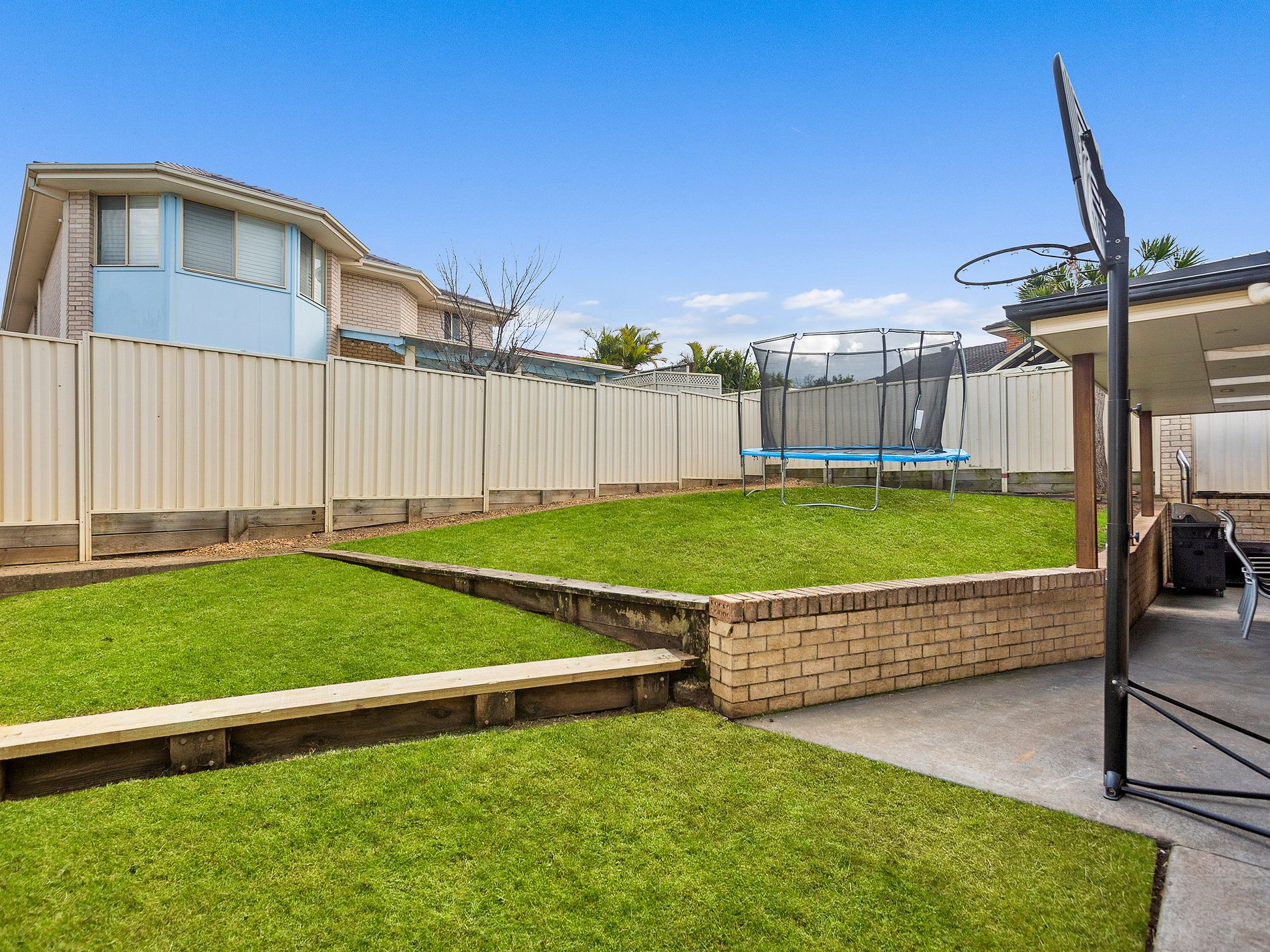 6 Ashbury Avenue, Horsley