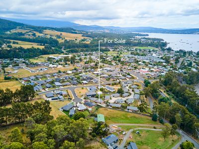 2 / 5 Space Court, Snug