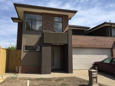2 / 10 August Street, Werribee