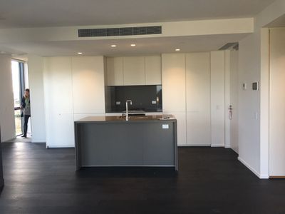 702 / 5 Evergreen Mews, Armadale