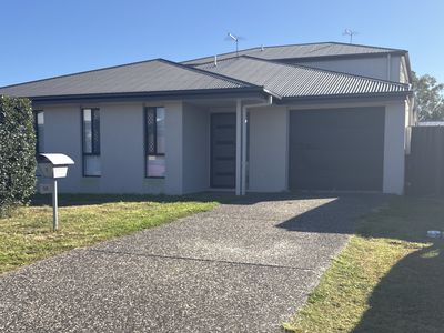 1 / 18 Goal Crescent, Griffin