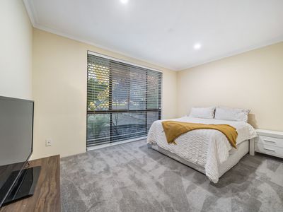 24 Hackettiana Avenue, South Lake