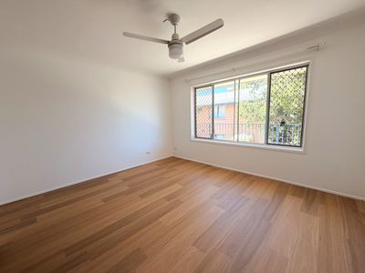 4 / 81 Bayview Street, Runaway Bay