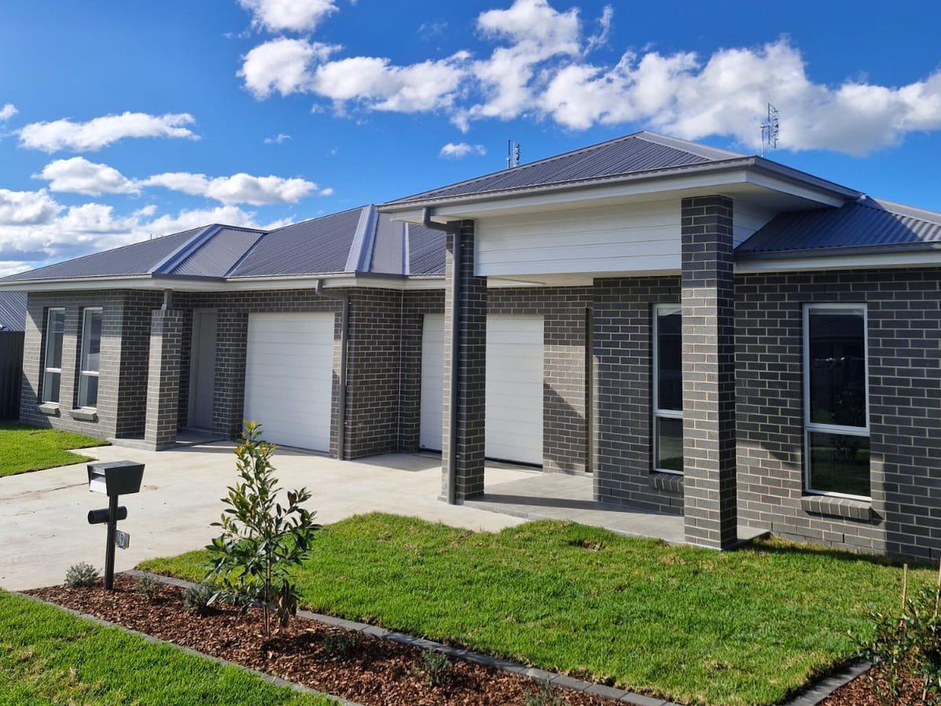 2 / 9 Millhouse Close, Farley