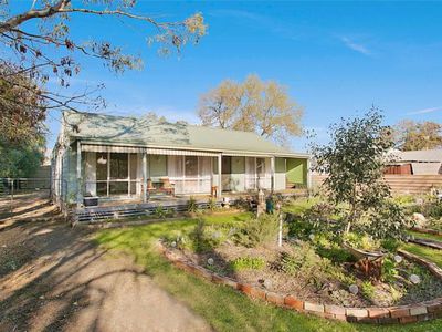 172 Railway Place, Elmore