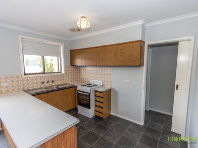 2 / 15 Schwarz Avenue, Horsham