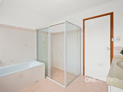9 State Place, Albion Park