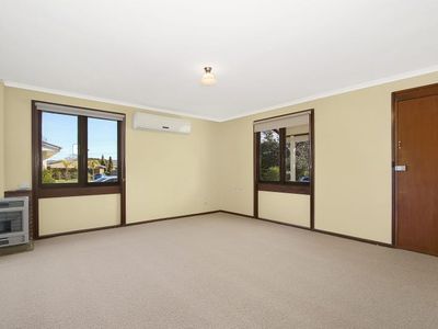 365 Woomera Cres, Lavington