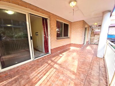 9 / 8 Fifth Avenue, Blacktown