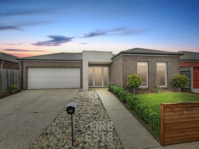 48 Heather Grove, Cranbourne East
