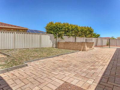 33 Redheart Drive, Thornlie