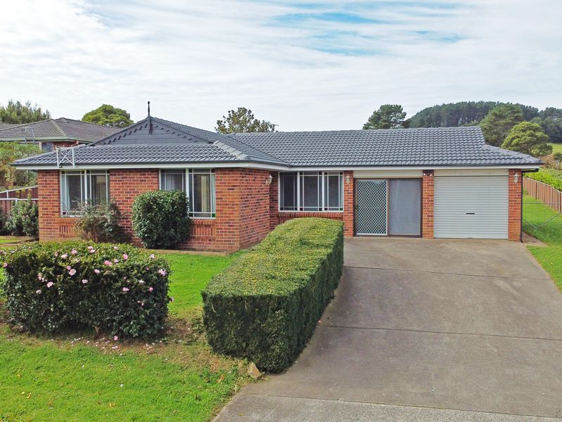 15 SHACKLETON STREET, Robertson