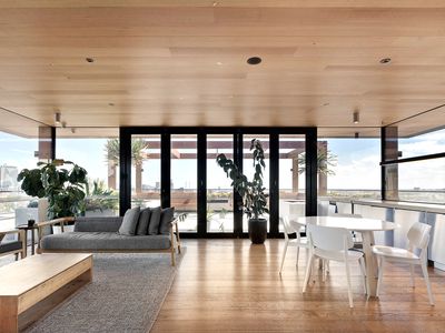 404 / 83 Flemington Road, North Melbourne