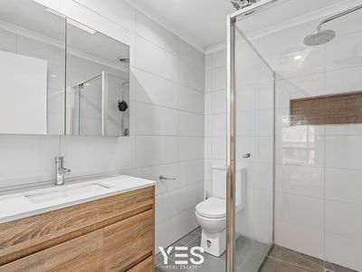 4 / 10 Lang Road, Mount Waverley