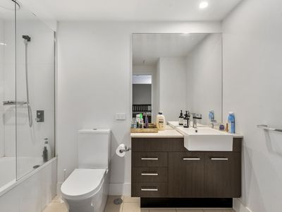 1410 / 25 East Quay Drive, Biggera Waters