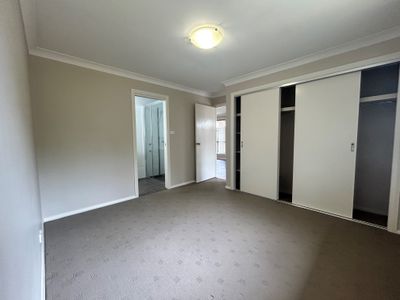 8B Thornett Place, Dubbo