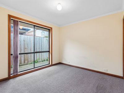 2 / 229 Shaws Road, Werribee