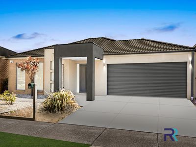 5 EMMETTS MEWS, Deer Park