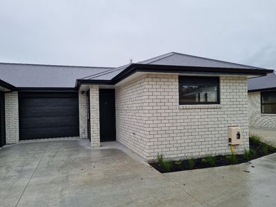 2 / 11 Forster Avenue, Hillcrest