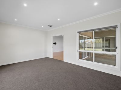 10 Vista Drive, Wangaratta