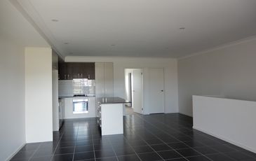 32 EZRA CRESCENT, Officer