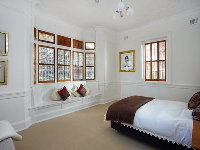 1 / 54B Darling Point Road, Darling Point