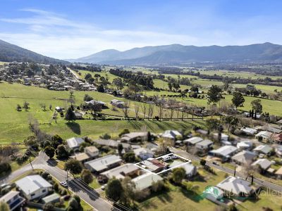32 Young Crescent, Tawonga South