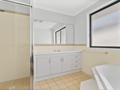 18 Hicks Terrace, Shell Cove