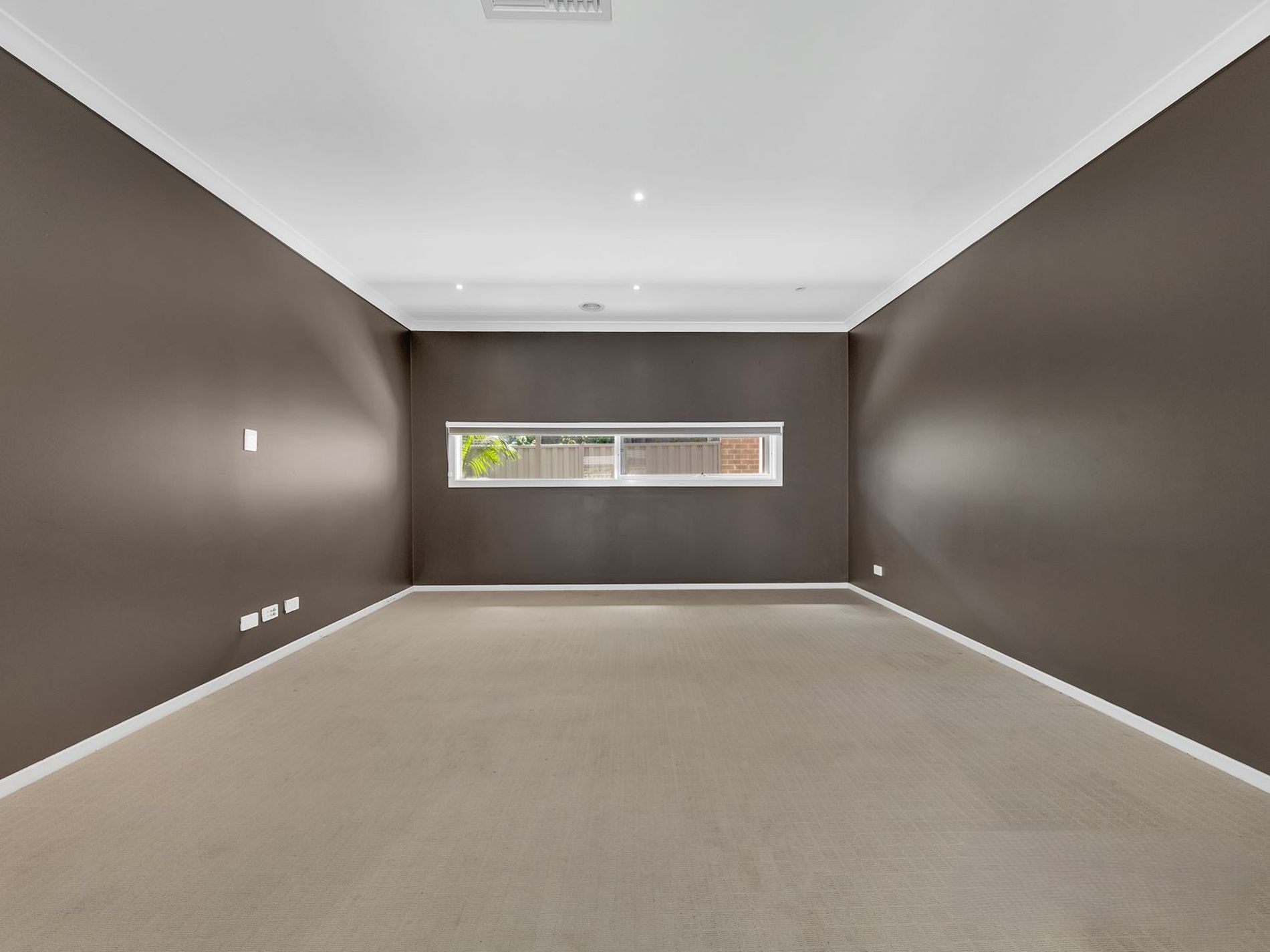 14 Aquitane Drive, Cranbourne East