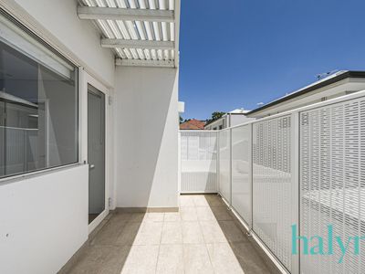 8 / 125 Fairway, Crawley