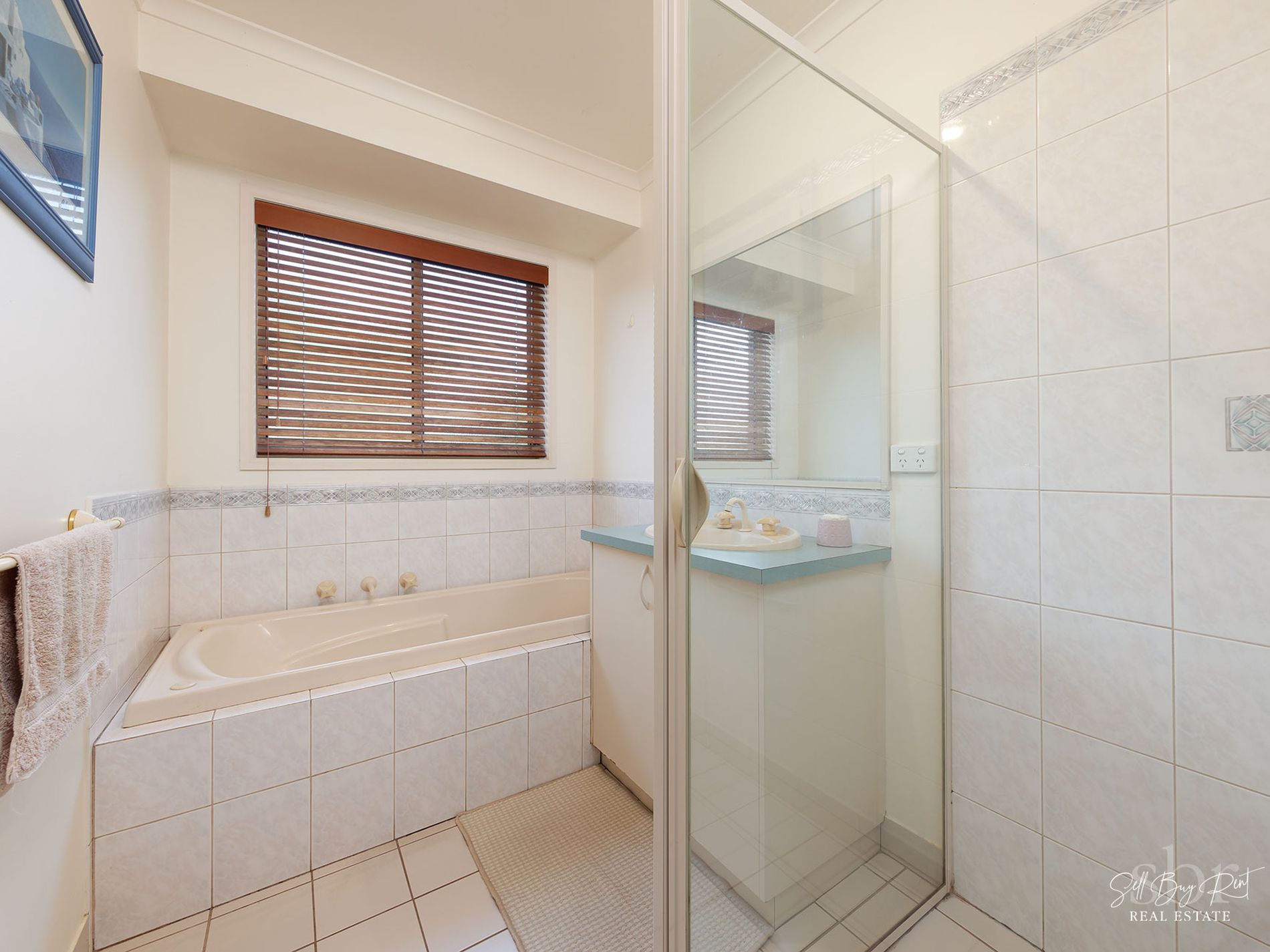 11 CLIFFORD COURT, Wodonga