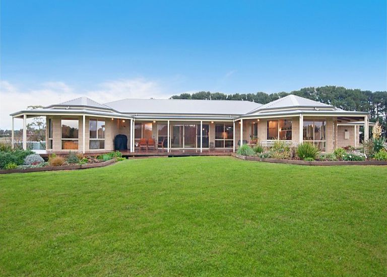 137 Crowes Road, Portland