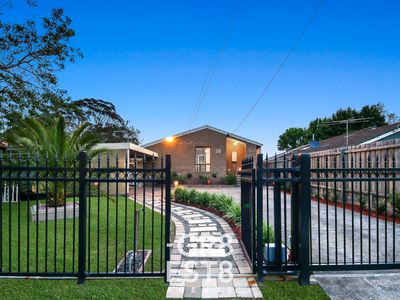 28 Fenfield Street, Cranbourne