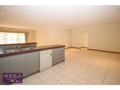 9 Octagon Gardens, Aveley