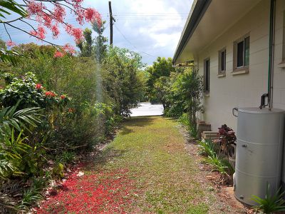 38 Armstrong Street, Atherton