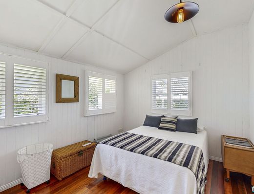 Charming Queenslander in Old Tewantin image 12