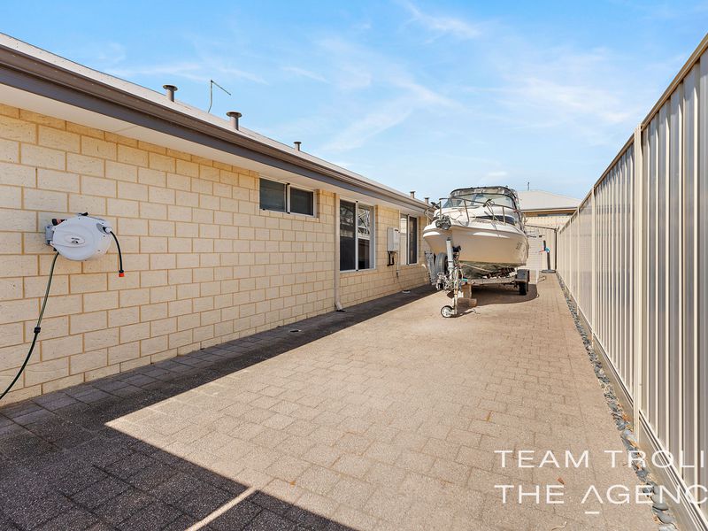 9 Riverina Parade, Lake Coogee